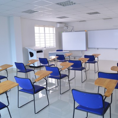 school-2648668_1920